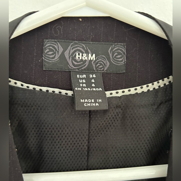 H&M vest - Picture 3 of 4